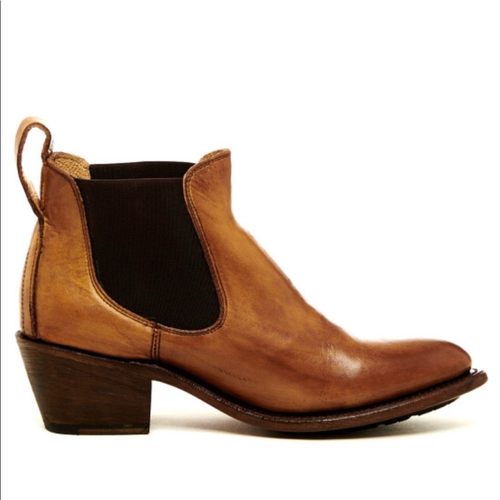 Anthropologie Gee WaWa Soho leather Chelsea boots